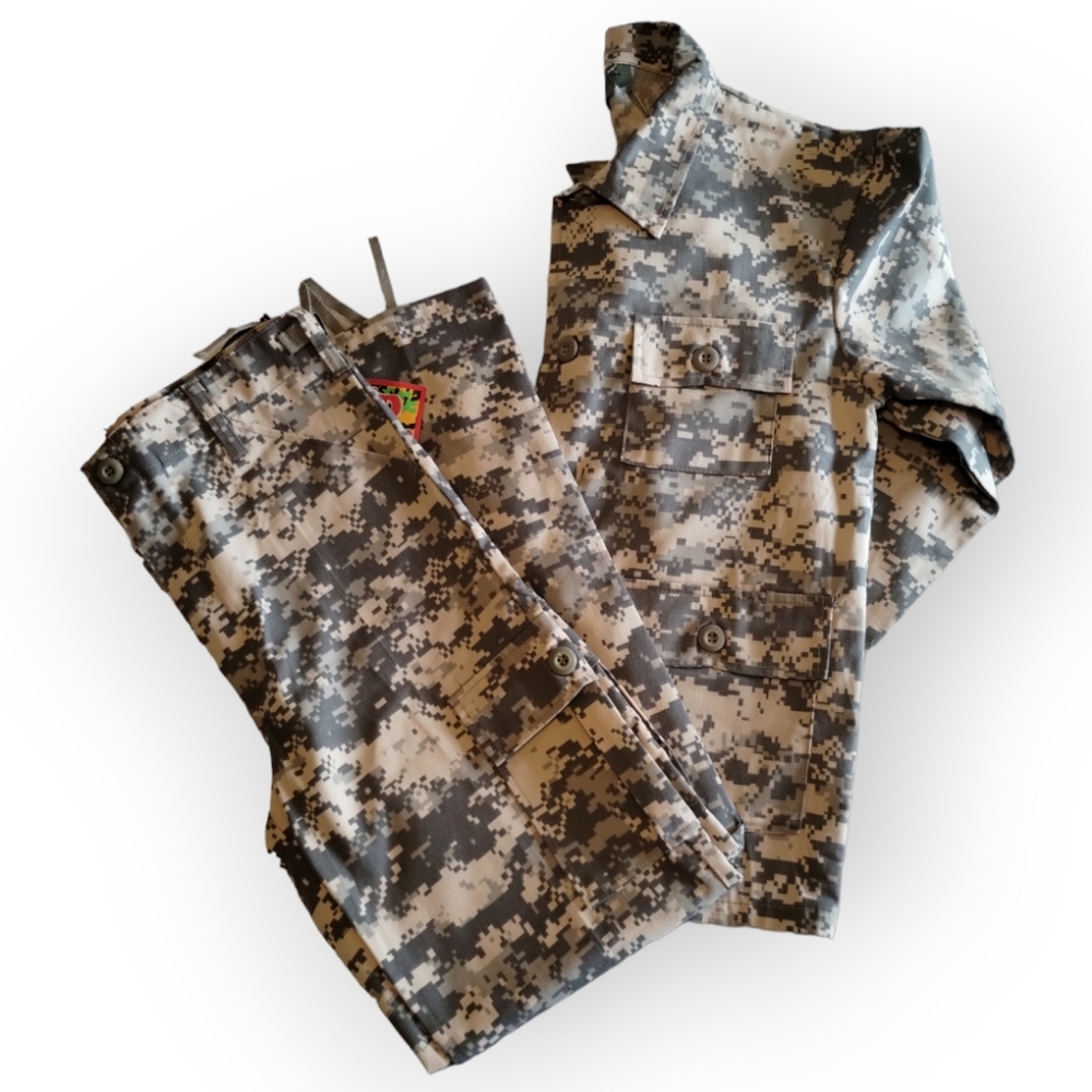 Rothco Jr. G.l. Kids Digital Camo Uniform Set | XL
Shirt & Large BDU Pants NWT